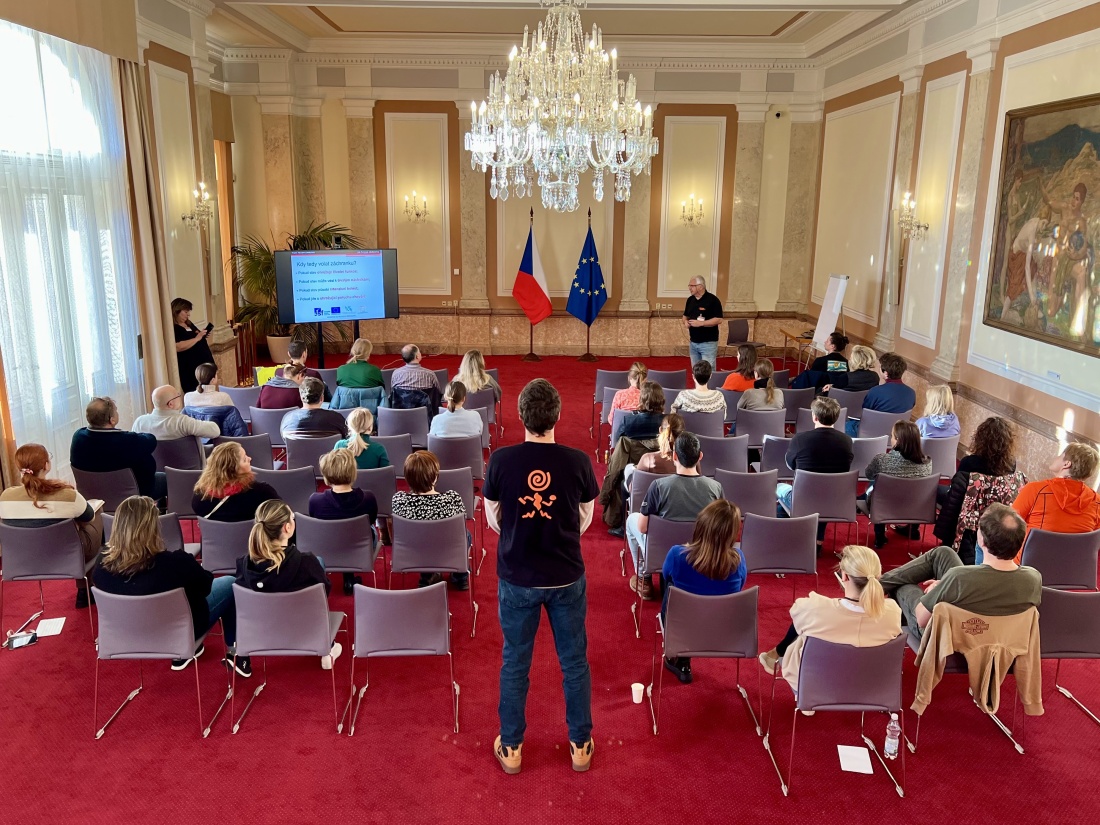 Kurzy pro pedagogy a veřejnost