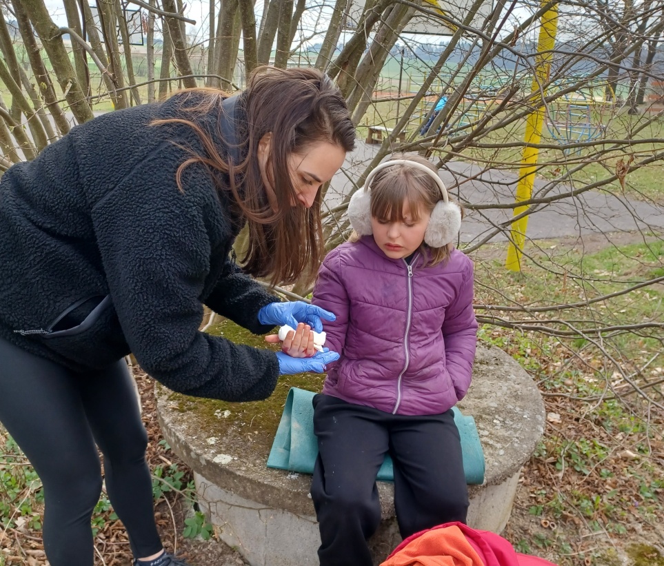 Vzdělávání a materiály 12 let poté