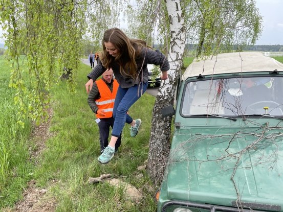 Vzdělávání a materiály 12 let poté