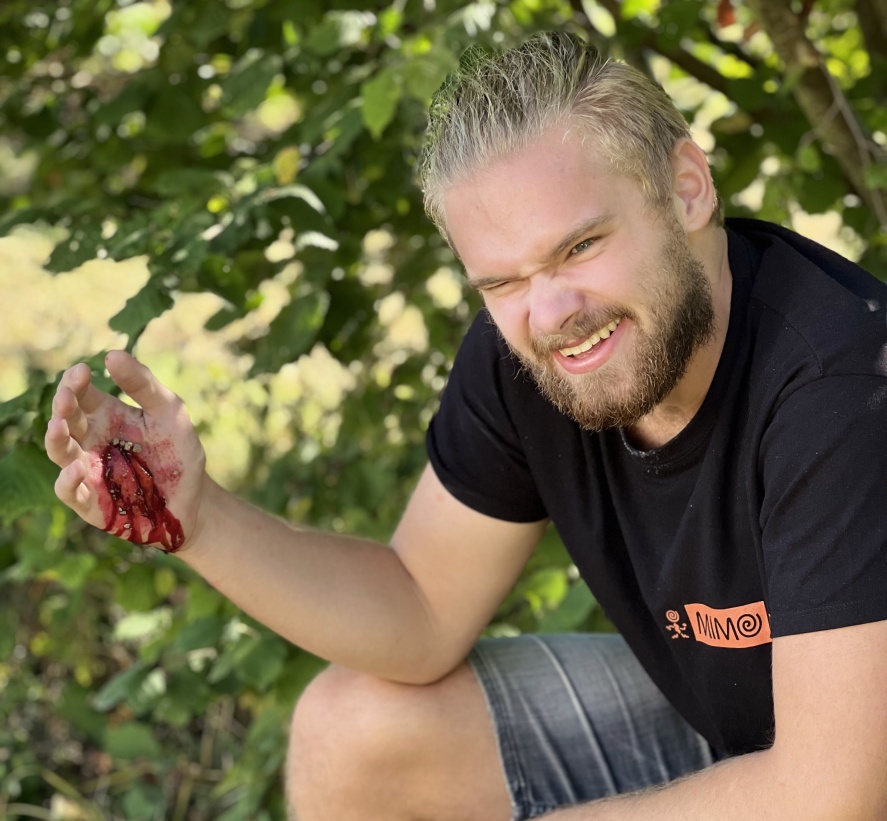 Vzdělávání a materiály 12 let poté